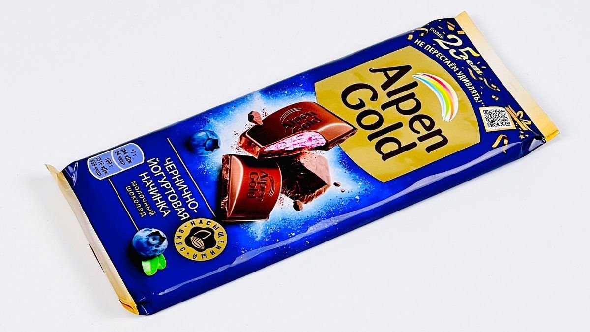 Шоколад Alpen Gold чернично-йогуртовый 90 г