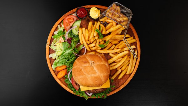 15.Cheeseburger