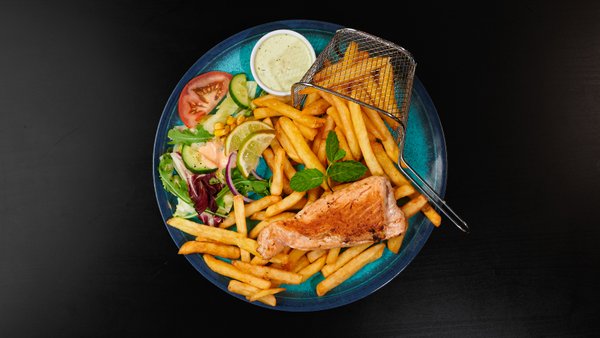 33. Grillet Laks M/ Frites
