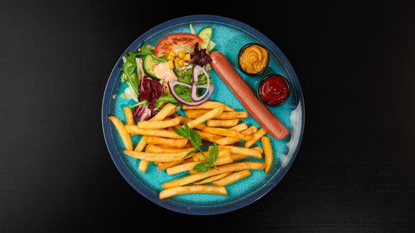 73.Pølse m/ Fries Tallerken