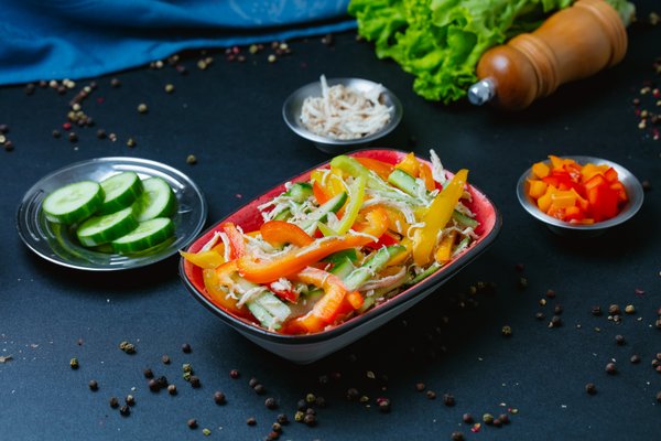 Toyuq Salatı