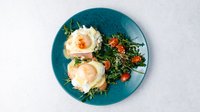 Objednať EGG BENEDICT S ÚDENÝM LOSOSOM