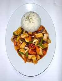 Objednať Piatok ( menu 1) Tofu so zeleninou,teriyaki omáčkou a ryžou