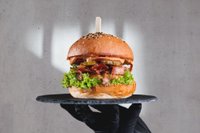 Objednať Classic burger 🍅