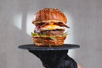 Objednať Bull´s eye burger 🍳