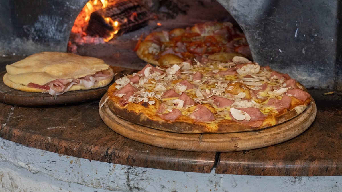 Image of Pizza na drva kod Mašinca 27. Marta