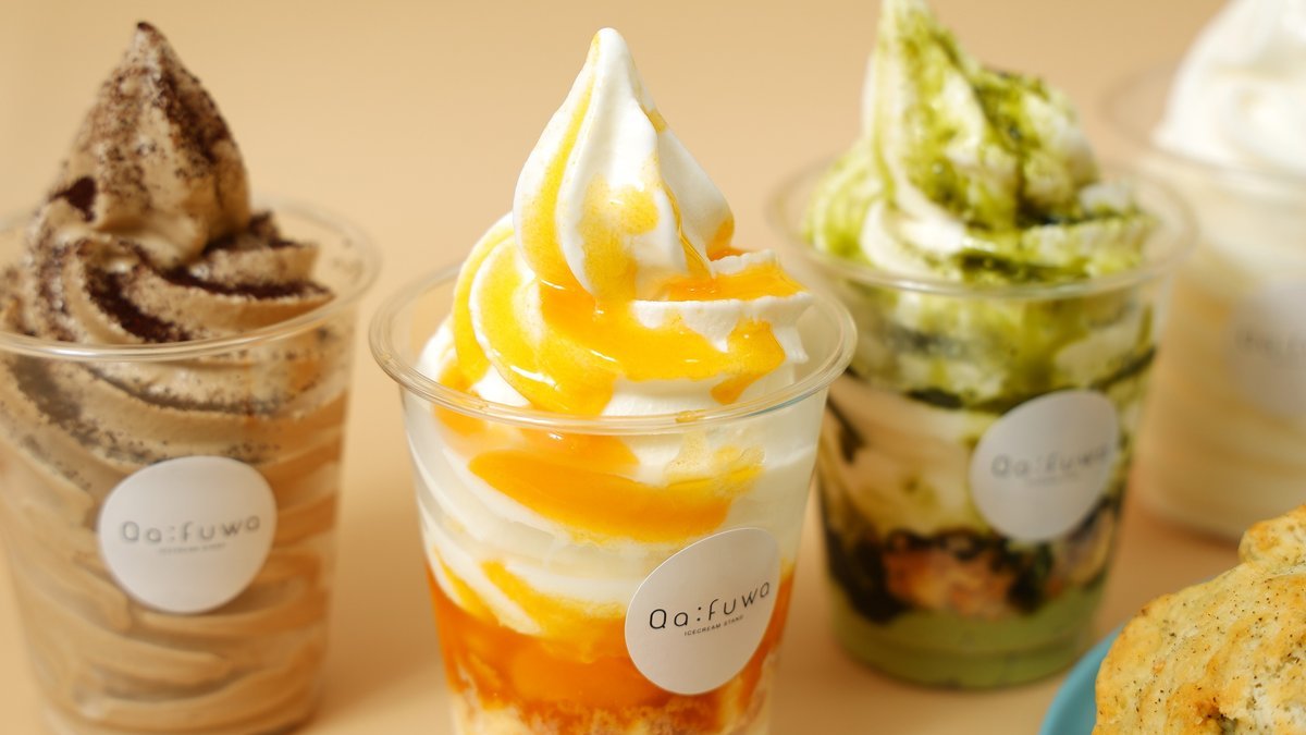 ソフトクリームとフルーツのサンプル こんにちは！ marufujiキューズモール店です✨ ソフトクリーム