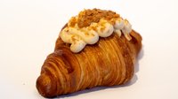 Objednať Croissant crema (Lieskový oriešok)