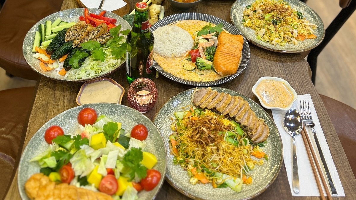 Image of MOON Food & Bar