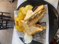 Objednať Pikantný "slaw" sendvič s hovädzím mäsom