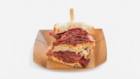 Objednať Pastrami sendvič double