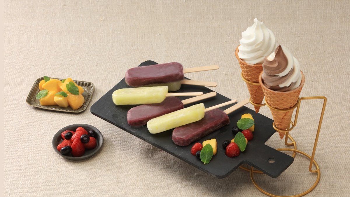 2106 からあげクンポーチ &からあげクンBOX からあげクン」がぬいぐるみポーチに！ チーズ味そっくりポーチ