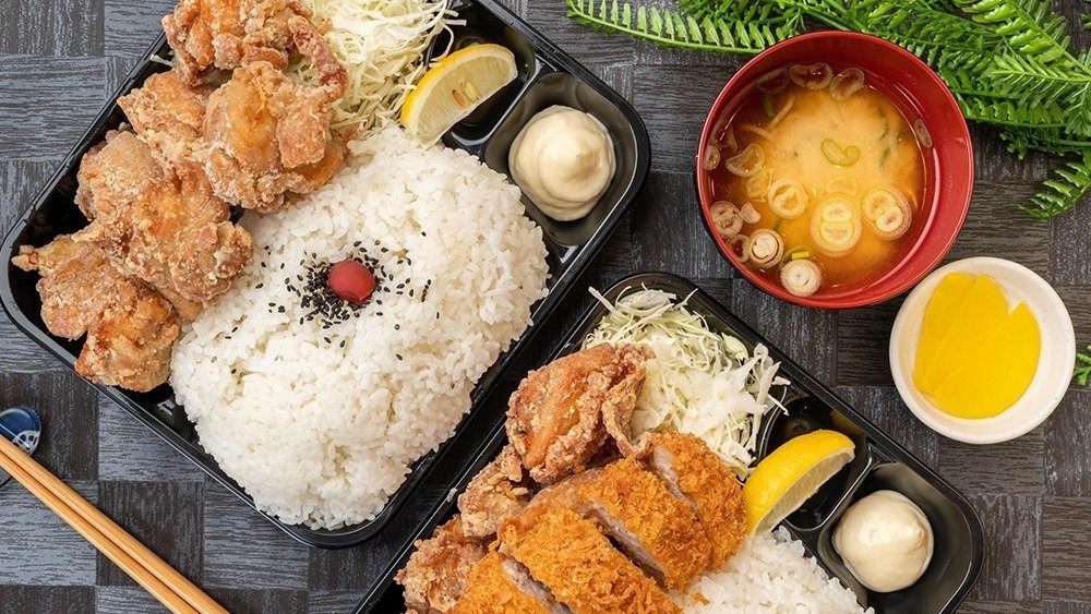 Image of Mega Mori!! 1 Kilo Bento Koubou Niku MAX!! Oomori Karaage Obento Gakugei Daigaku