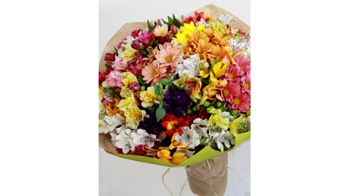 ასტრომერია და ქრიზანთემის ბუკეტი