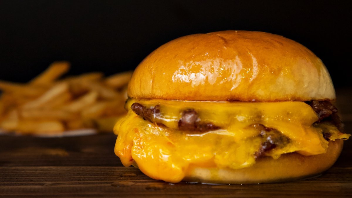 チーズバーガー Cheever | Wolt | デリバリー | 東京