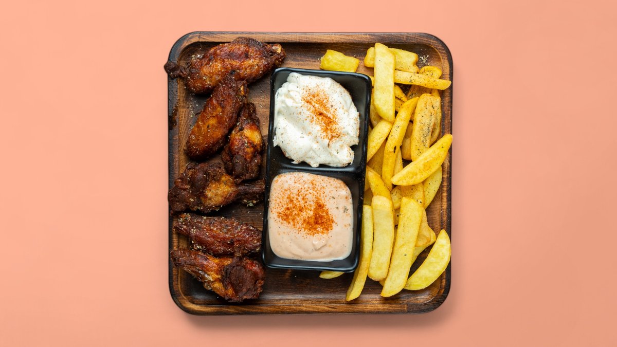 Chicken Wings me Patate
