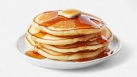 Objednať Fluffy pancakes s čerstvým ovocím, čokoláda, karamel, javorový sirup