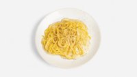 Objednať Strozzapreti cacio e pepe so syrom pecorino a čerstvou hľuzovkou