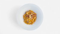 Objednať Tagliatelle "aglio e olio peperoncino" s kúskami hovädzej sviečkovej