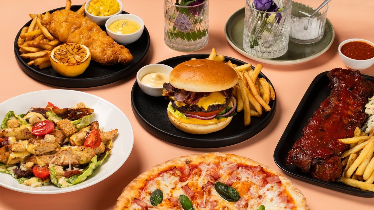 Image of VICTOR Café, Restaurant & Bar