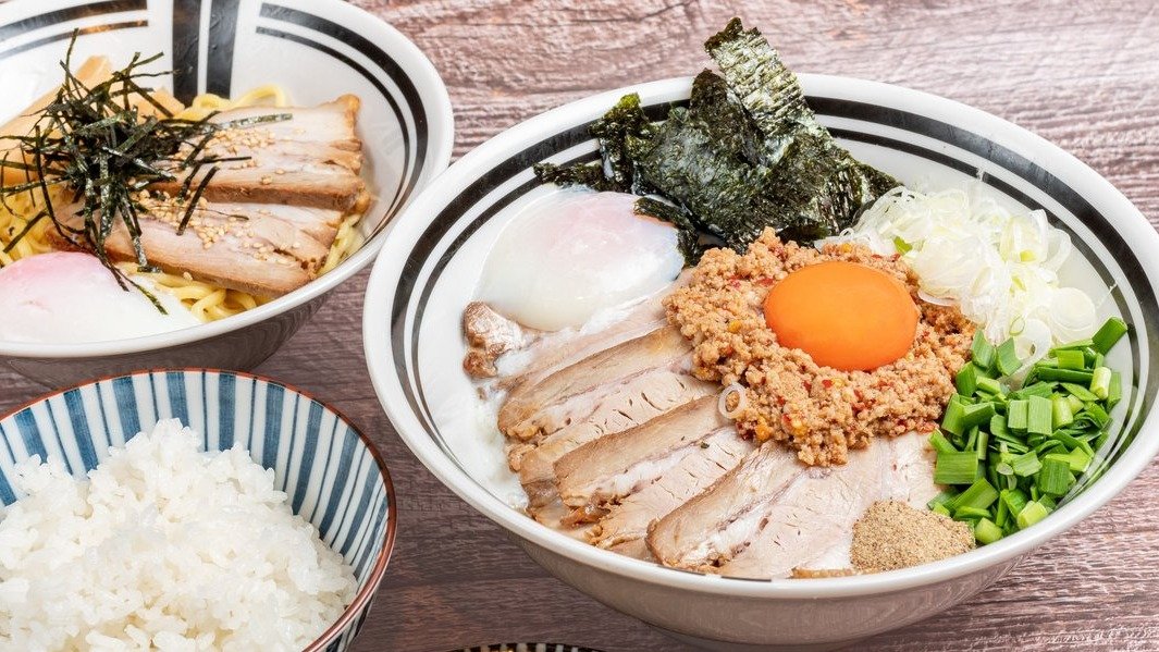 油そば・まぜそば ロマン 八戸ノ里店 | Wolt | デリバリー | 大阪