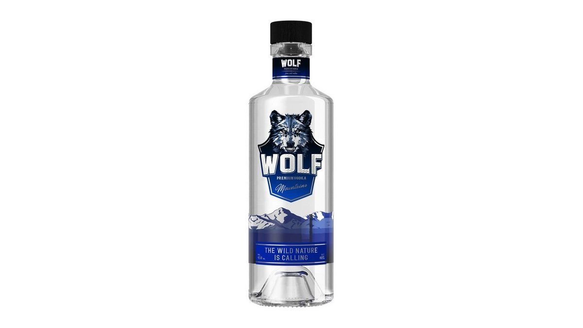 Водка Wolf Mountain 40% 0.45 л