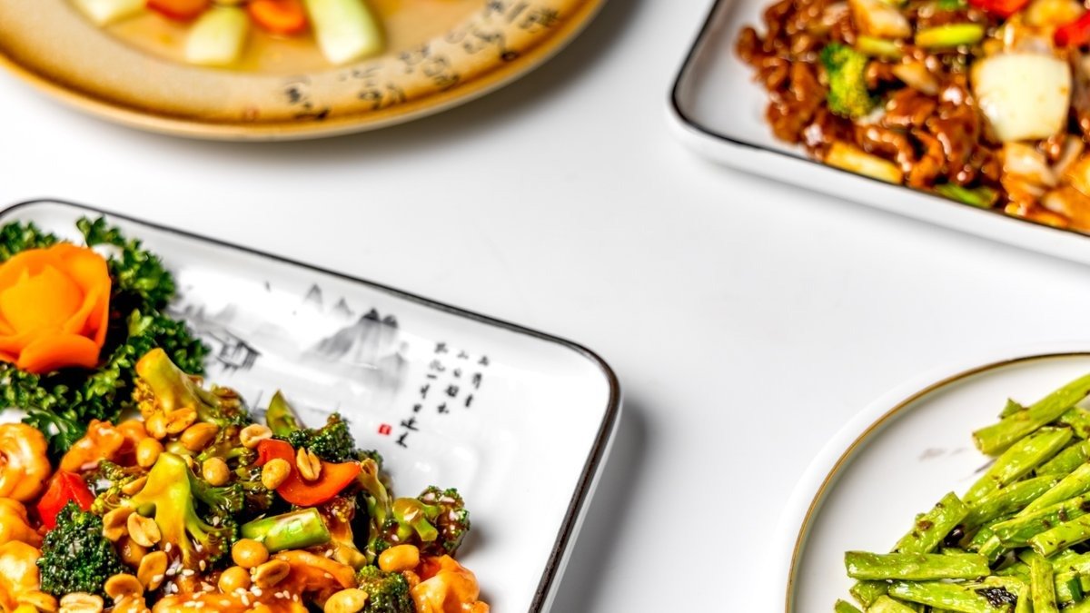 Shrimp with Broccoli in Garlic Sauce, image size:1200x675