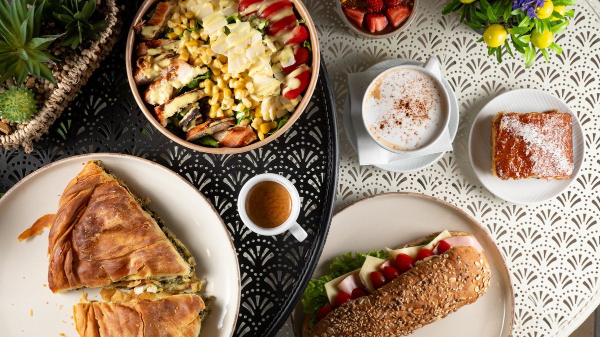 Image of El Mar Coffee Snacks & Cocktails