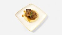 Objednať Brasato di vitello con puré di patate