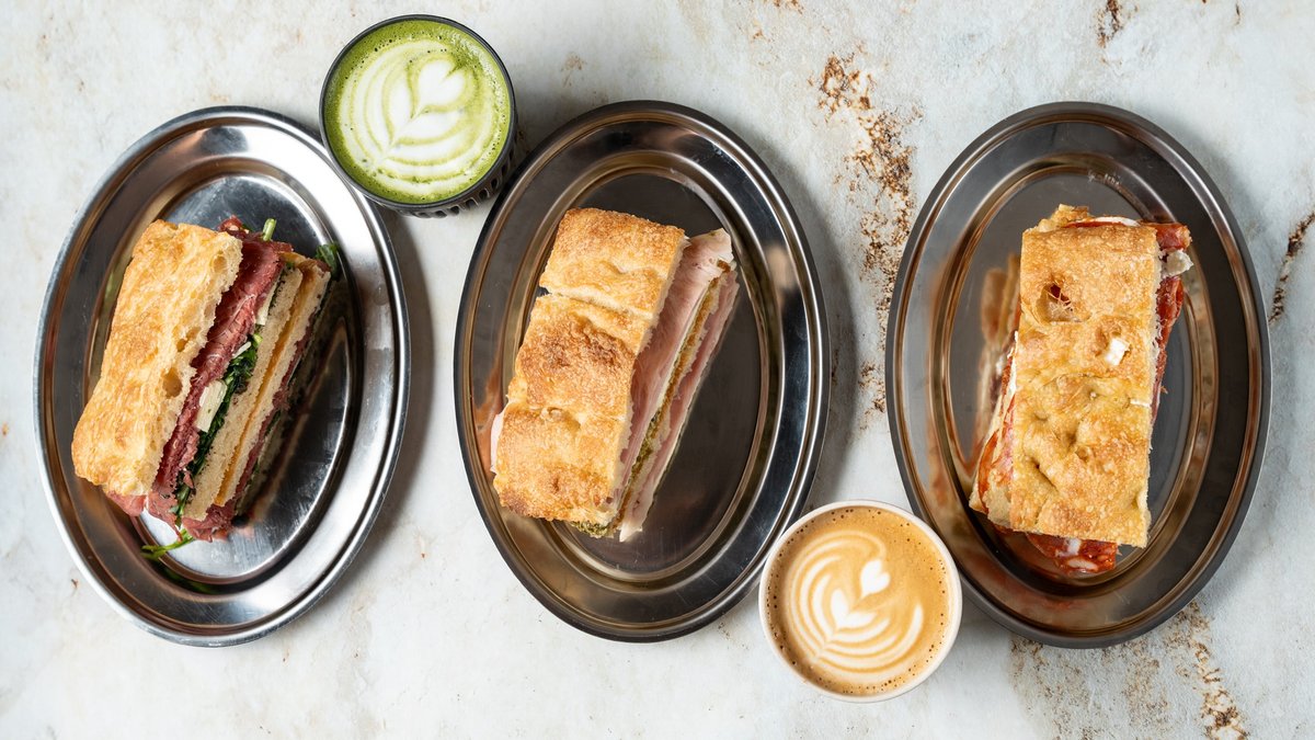 Image of Naked Specialty Mitropoleos