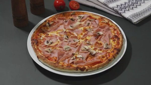 Pizza Prosciutto Funghi