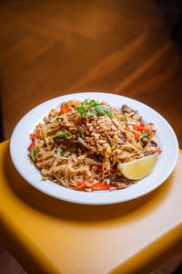 Objednať Pád thai kuřecí (pálivá)