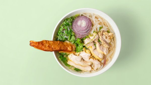 Pho Ga Co Da - Aromatische vietnamesische Hühnersuppe mit Reisnudeln