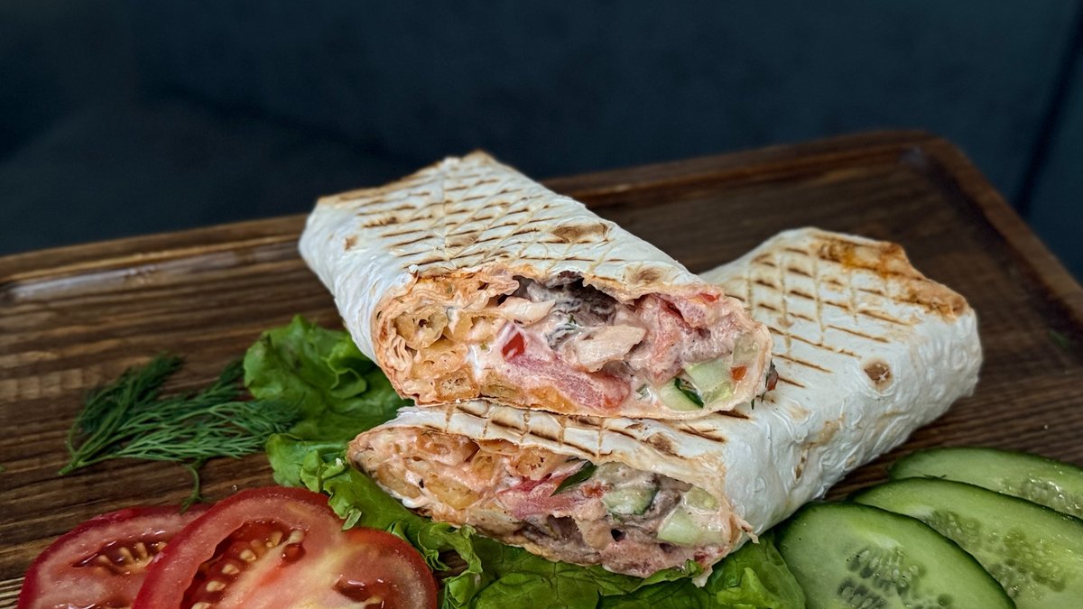 Куриный донер в лаваше с сыром