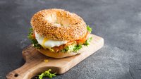 Objednať Bagel se šunkou a vejcem