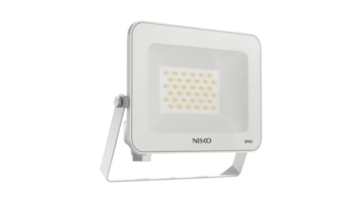 פרוז'קטור לד 50W ניסקו (Nisko) דגם EAGLE 💡 | גוון אור חם 3000 | גוף לבן מוגן מים IP65 - טמבוריה בשפירא