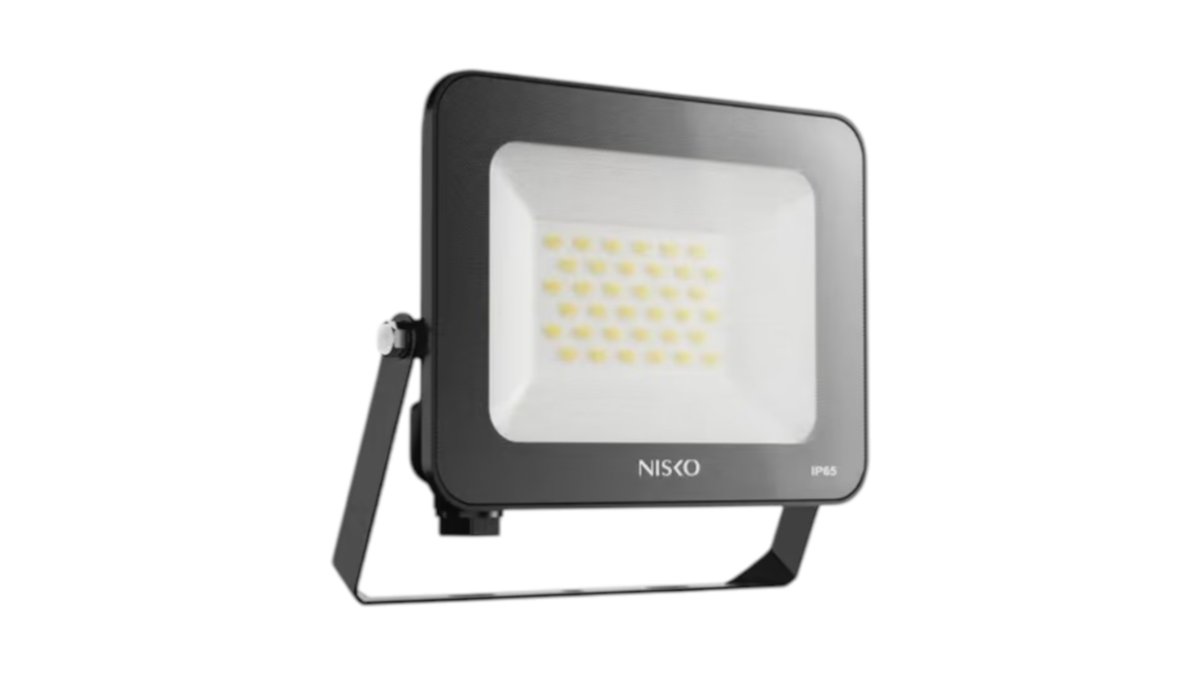 פרוז'קטור לד 50W ניסקו Nisko דגם EAGLE 💡 | צבע שחור | גוון אור חם 3000K מוגן מים IP65 - טמבוריה בשפירא 💡 | גוון אור יום (6000K) | שחור מוגן מים IP65 - טמבוריה בשפירא