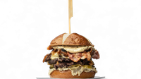 Objednať TRUFFLE PRETZEL BURGER - SZARVASGOMBÁS ANGUS PEREC BURGER