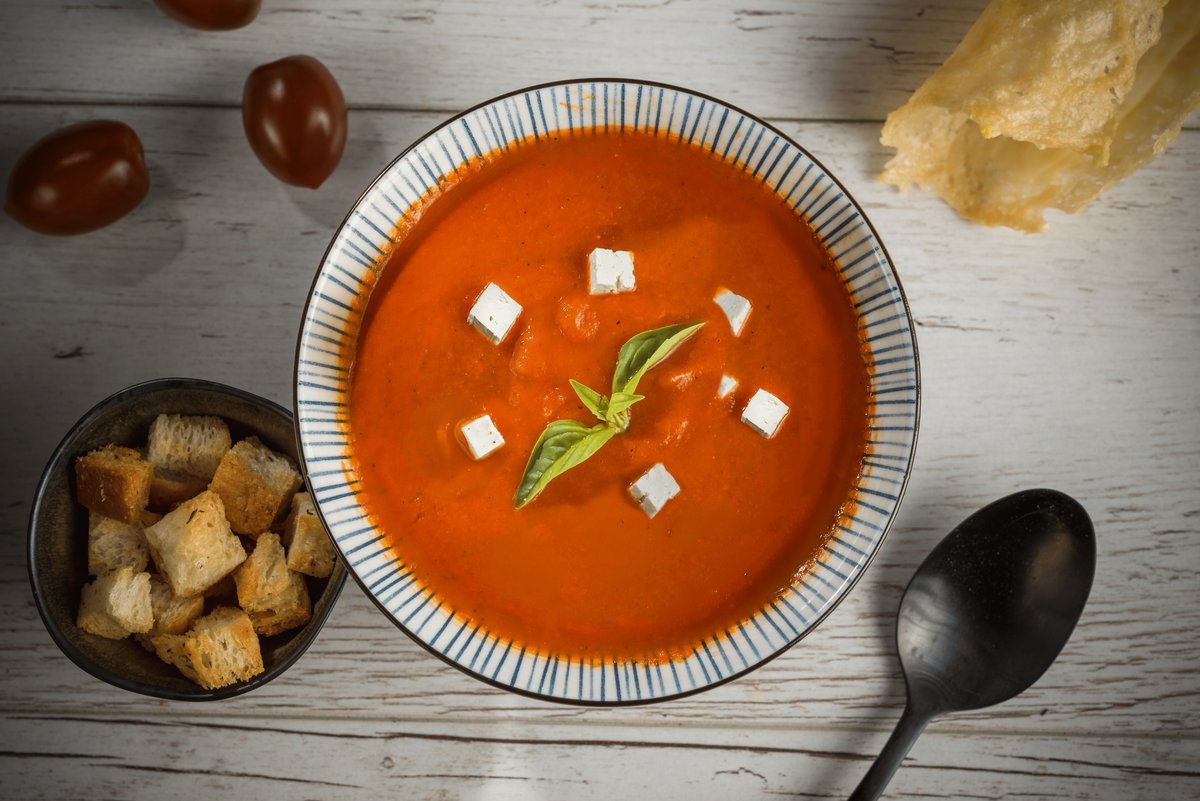 Supă Cremă de Roșii cu Brânză Feta