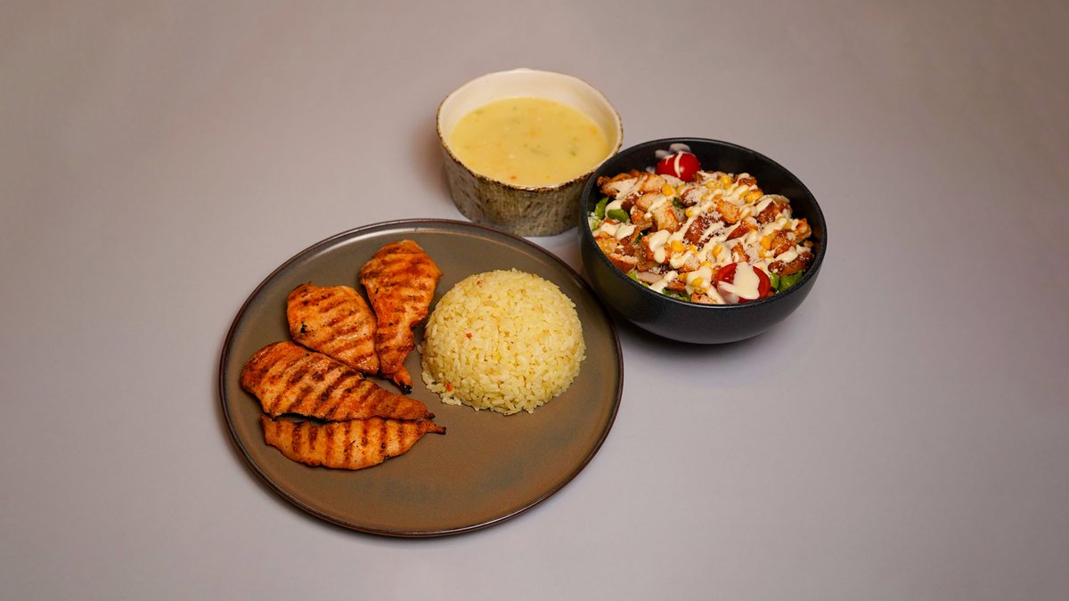 Fileto Pule & Pilaf & Sallatë Çesar & Supë Pule