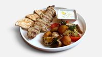 Objednať (420g) Špecial: Špíz z bravčovej panenky na spôsob gréckeho souvlaki