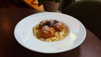 Objednať (400g) Rybie guľôčky z ostrieža a lososa s tagliatelle v syrovej omáčke