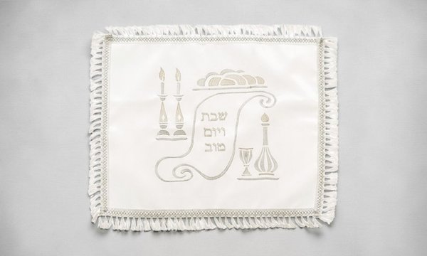 כיסוי חלה לבן מסטן עם ריקמה מהודרת - 1