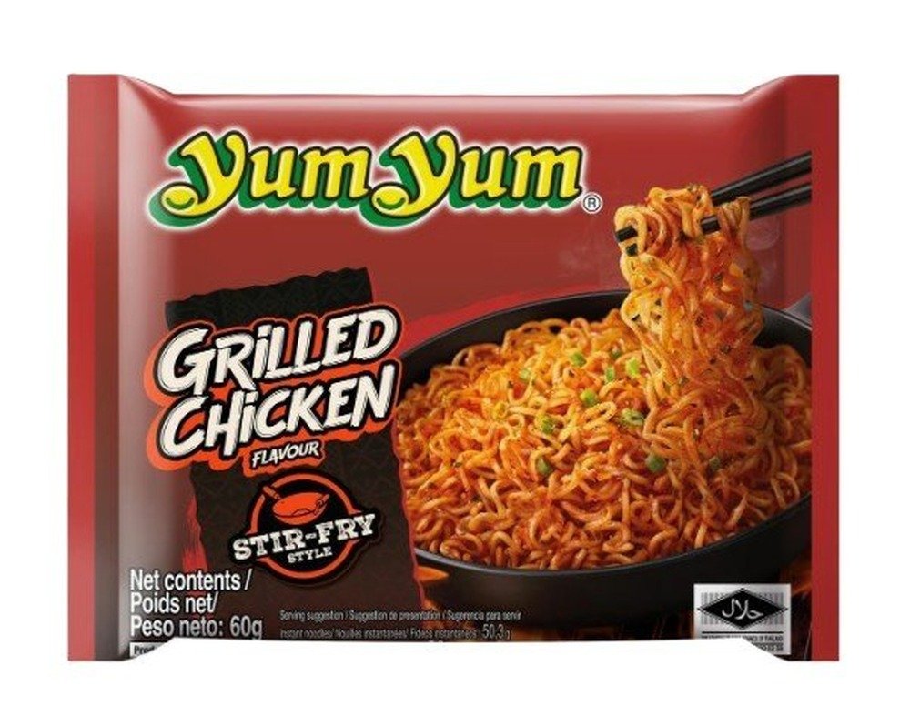 Yum Yum restované nudle s příchutí grilované kuře