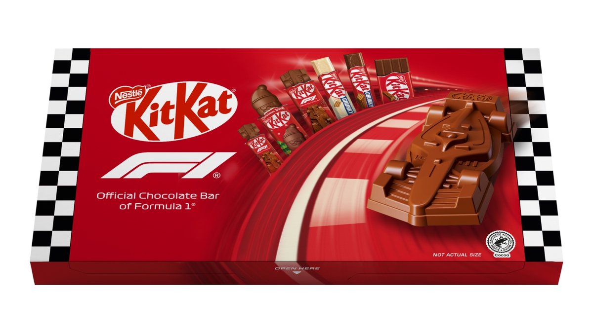 KitKat tyčinky v boxu s motivem Formule 1