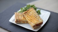 Hozzáadás a kosárhoz XL Triple cheese toast - 3 sajtos toast salátával