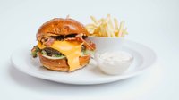 Objednať Hovězí burger "ČÍSBURGER" 200g