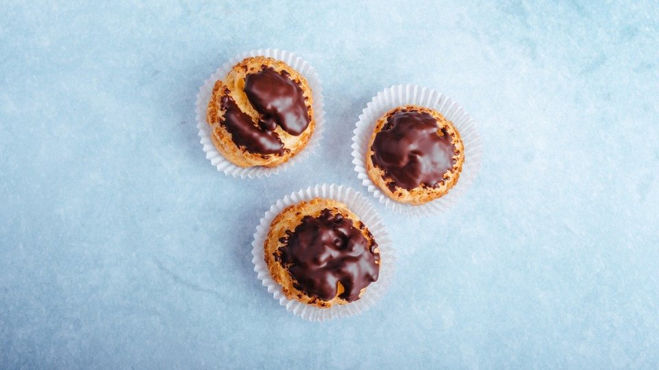Bigne' chocolate (dough like a Princess donut)