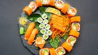Objednať Salmon King + Sashimi 30 Pcs