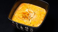 Objednať 0,3 l Tom Yum s ryžovými rezancami 🌿 (denná polievka)